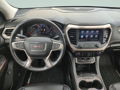 Used 2020 GMC Acadia Denali w/ Technology Package FWD image 10