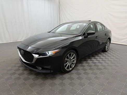 Used 2021 MAZDA MAZDA3 s FWD image 2