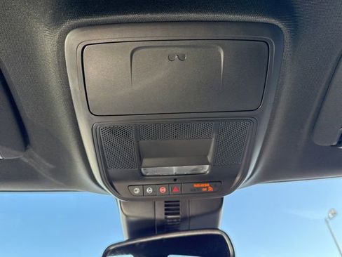 Used 2025 Buick Enclave Preferred image 31