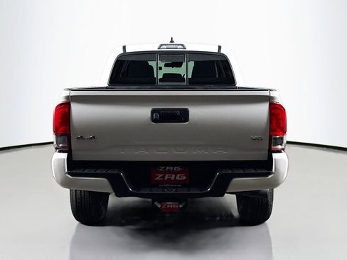Used 2020 Toyota Tacoma SR image 4