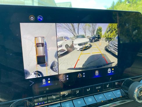 Used 2025 Chevrolet Colorado Z71 w/ Technology Package image 21