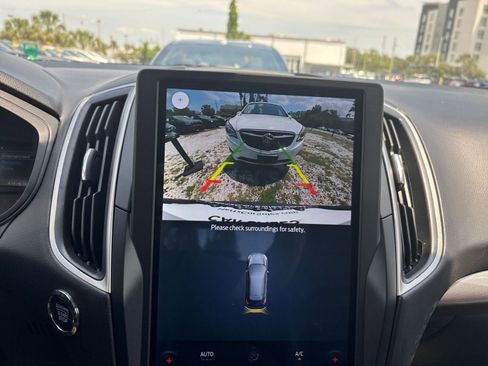 Used 2024 Ford Edge SEL image 17