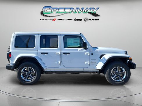 Used 2023 Jeep Wrangler Unlimited Sahara w/ Cold Weather Group AWD/4WD image 4