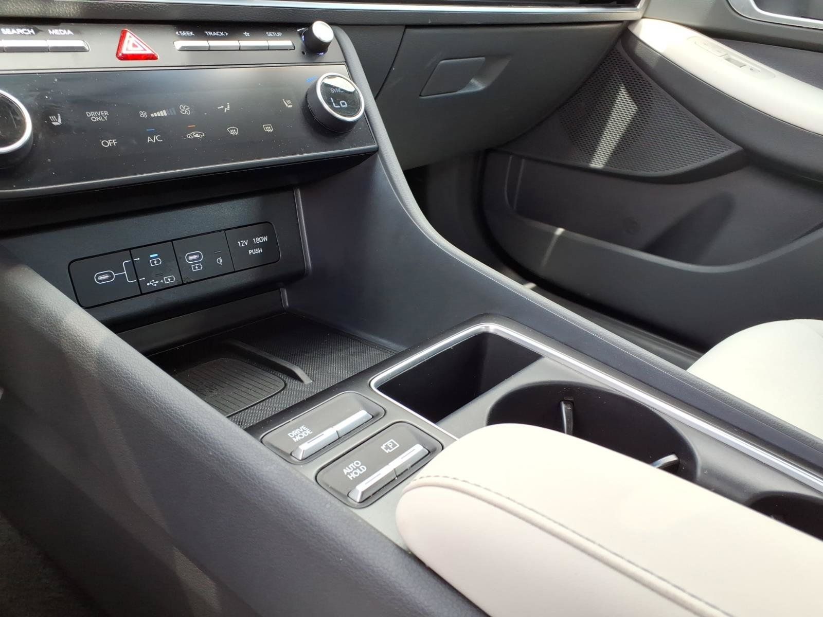 New 2025 Hyundai Sonata SEL FWD image 17