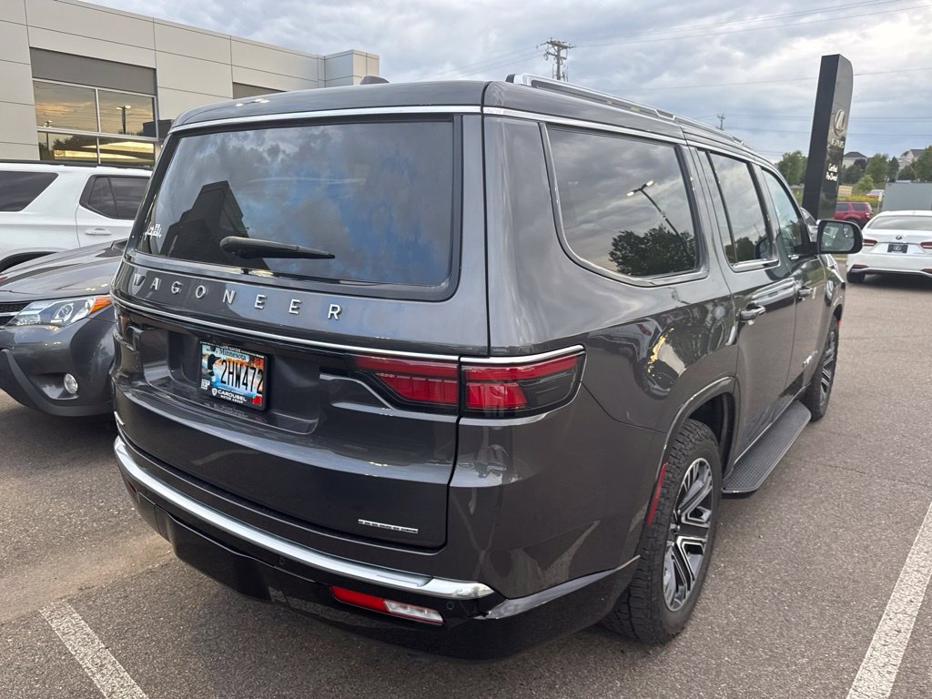Used 2022 Jeep Wagoneer Series III AWD/4WD image 25