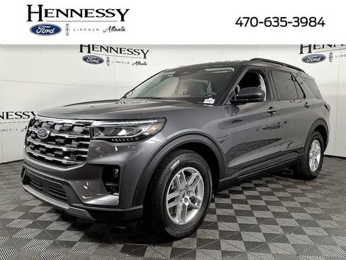 Used 2026 Ford Explorer Active w/ Active Comfort Package RWD image 1