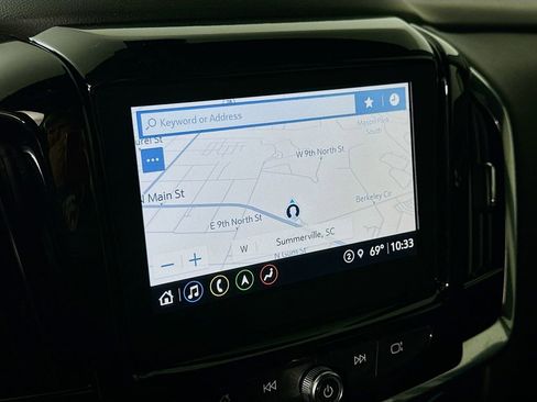 Used 2023 Chevrolet Traverse RS FWD image 28
