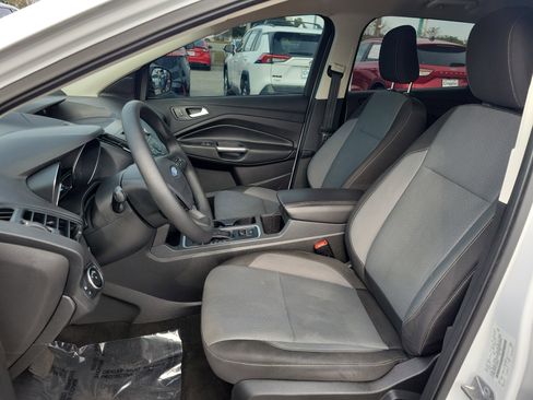 Certified 2018 Ford Escape SE image 8