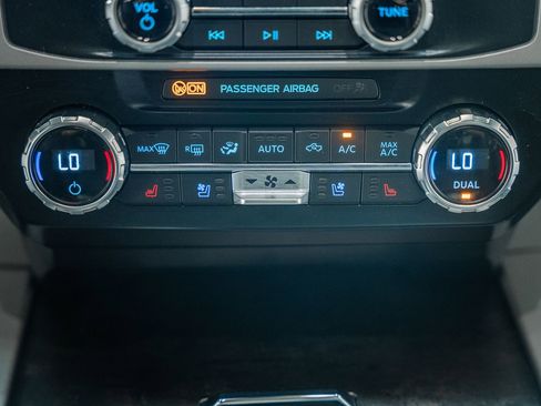 Certified 2022 Ford F250 Lariat w/ Black Appearance Package image 31