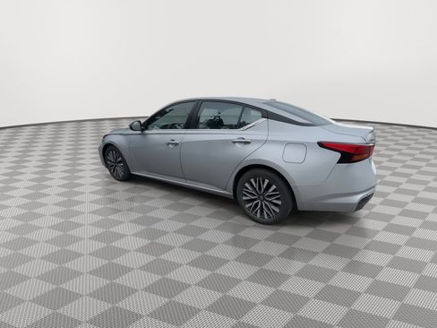 Used 2023 Nissan Altima 2.5 SV FWD image 6