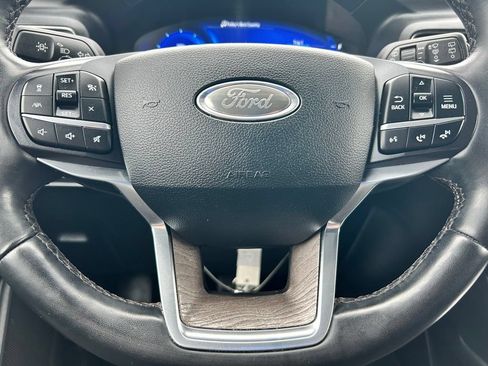 Used 2020 Ford Explorer Platinum w/ Premium Technology Package AWD/4WD image 22