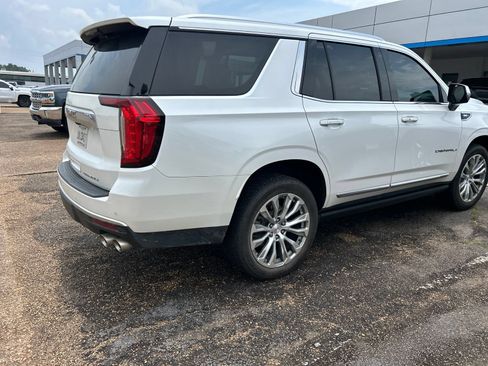 Used 2022 GMC Yukon Denali w/ Denali Premium Package RWD image 16