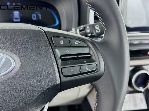 Certified 2026 Hyundai Venue SEL FWD image 17