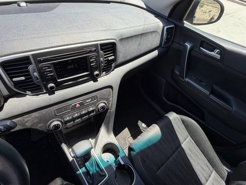 Used 2019 Kia Sportage LX FWD image 17