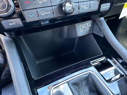 New 2026 Jeep Compass Latitude AWD/4WD image 24