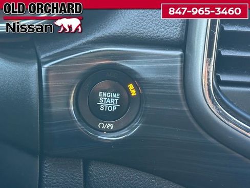 Used 2020 Jeep Grand Cherokee Laredo image 16