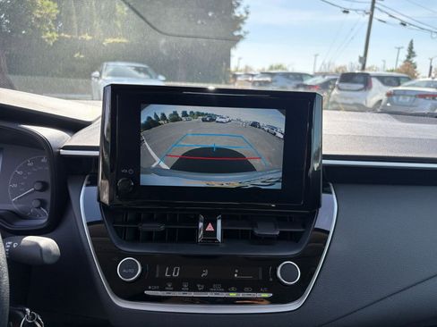 Used 2025 Toyota Corolla LE image 22