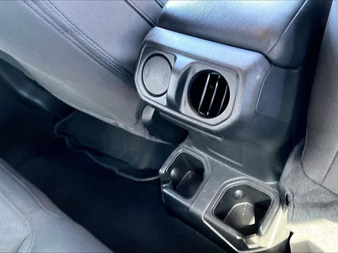 Used 2023 Jeep Wrangler Sport S image 10