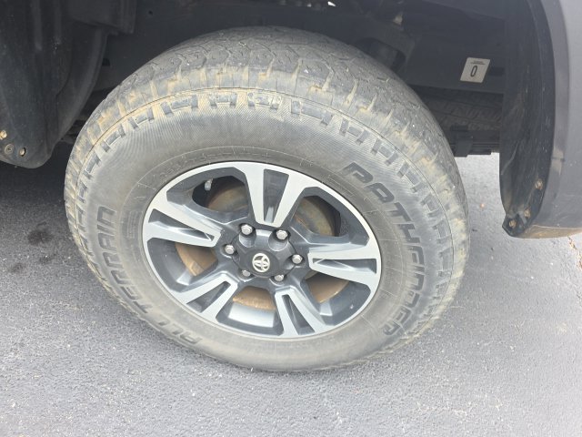 Used 2016 Toyota Tacoma TRD Sport w/ Towing Package RWD image 9