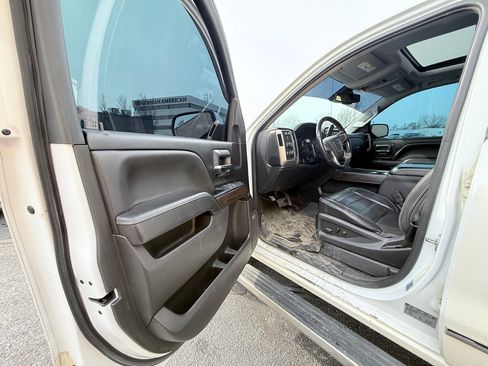 Used 2017 GMC Sierra 1500 Denali w/ Denali Ultimate Package image 9