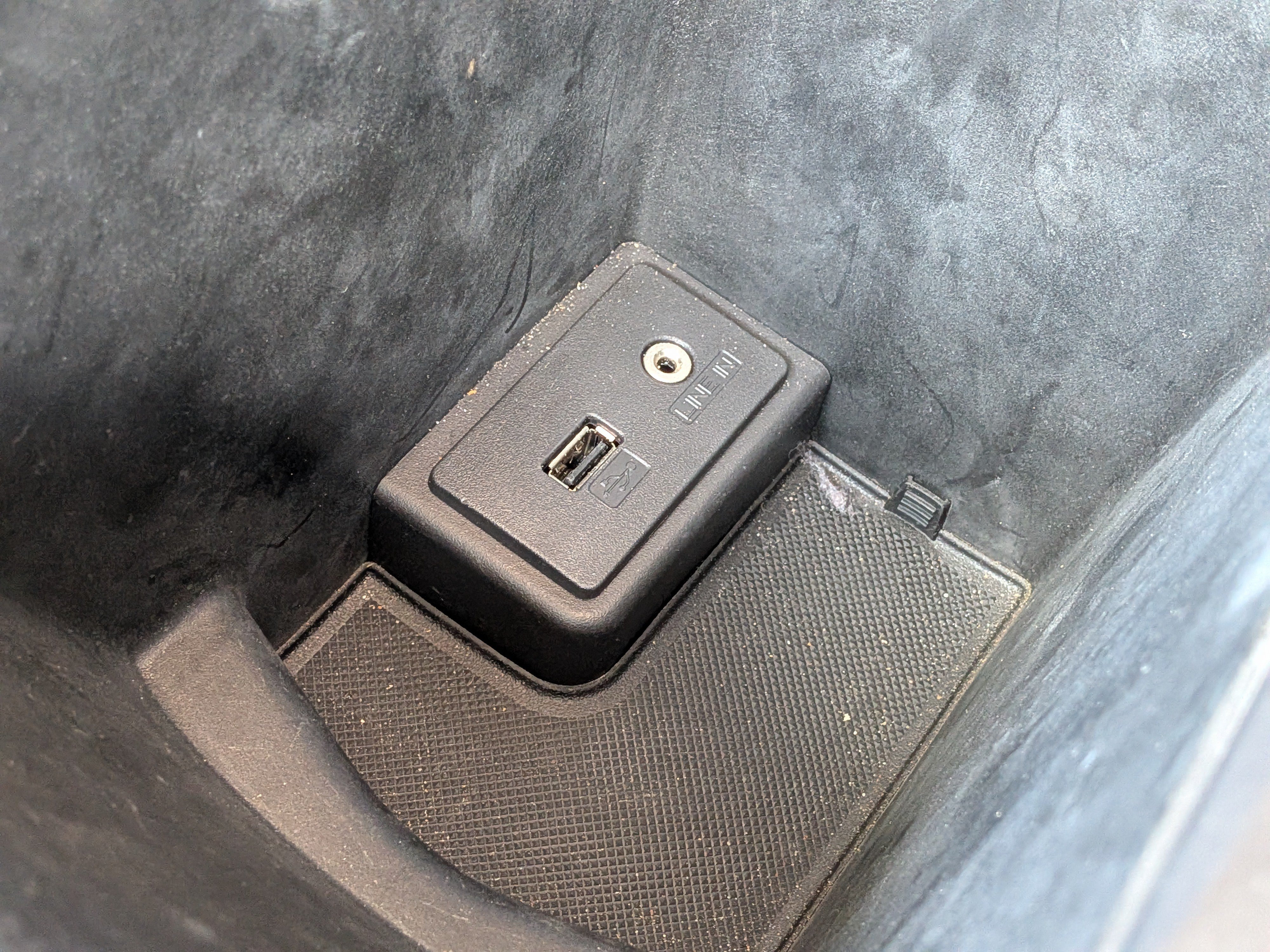 Used 2016 Ford Transit Connect XLT FWD image 28