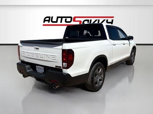 Used 2025 Honda Ridgeline TrailSport image 7