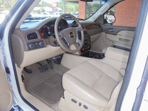 Used 2011 Chevrolet Silverado 1500 LTZ w/ LTZ Plus Package AWD/4WD image 7