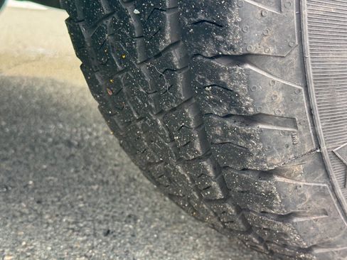 Used 2020 Nissan NV 2500 SV image 10