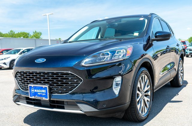 Certified 2021 Ford Escape Titanium w/ Class II Trailer Tow Package AWD/4WD image 2