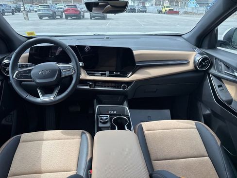 Used 2025 Chevrolet Equinox ACTIV w/ Safety and Technology Package image 12