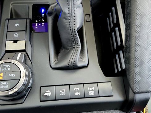 Used 2025 Toyota 4Runner Trailhunter image 34