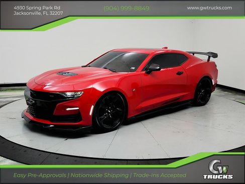 Used 2019 Chevrolet Camaro SS RWD image 1