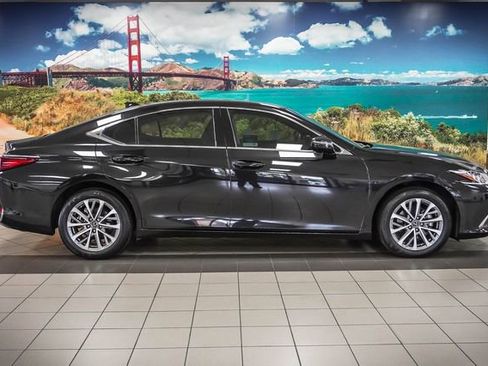 Certified 2024 Lexus ES 250 w/ Accessory Package (Z2) AWD/4WD image 5