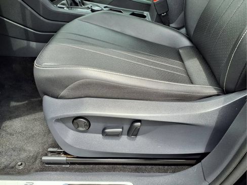 Used 2023 Volkswagen Tiguan SE R-Line AWD/4WD image 11
