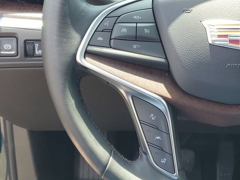 Used 2025 Cadillac XT5 Premium Luxury w/ LPO, Floor Liner Package AWD/4WD image 12