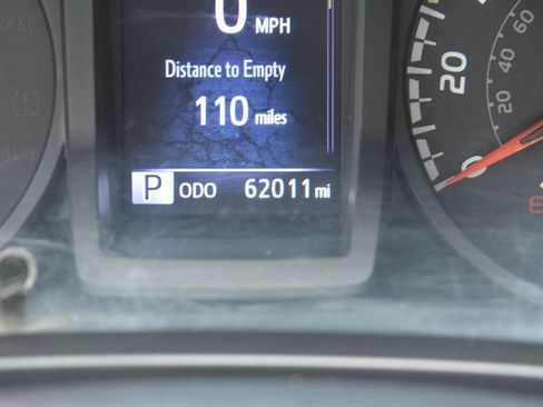 Used 2018 Toyota Tacoma SR AWD/4WD image 13