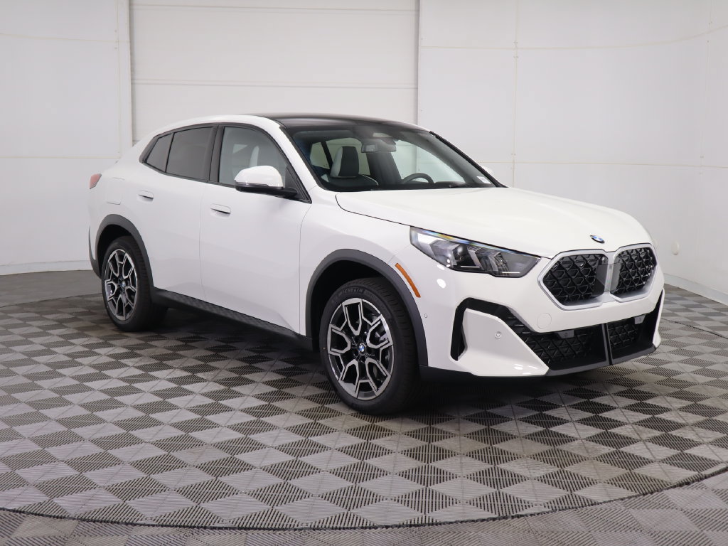 Certified 2026 BMW X2 xDrive28i w/ Technology Package AWD/4WD image 4