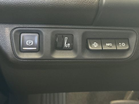 Used 2023 GMC Acadia SLT w/ Technology Package AWD/4WD image 37