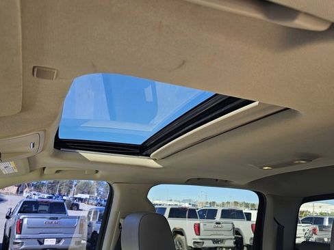 Used 2018 GMC Sierra 1500 SLT image 15