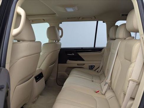 Used 2018 Lexus LX 570 4WD image 17
