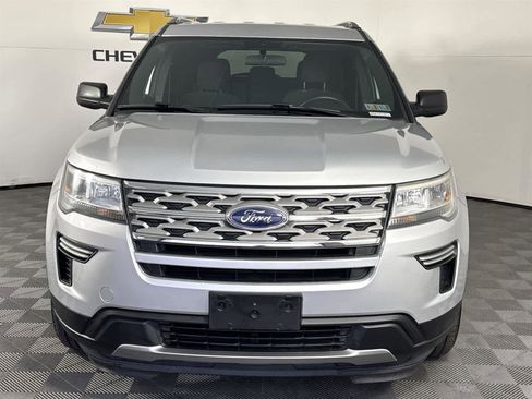 Used 2018 Ford Explorer XLT image 8