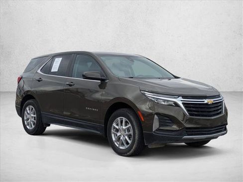 Used 2023 Chevrolet Equinox LT image 3