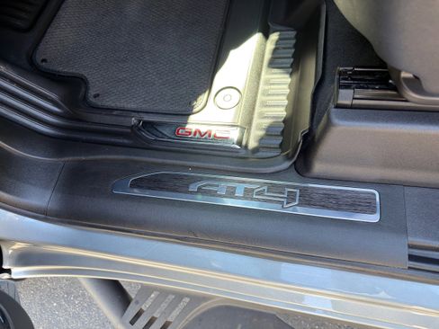 Used 2024 GMC Sierra 1500 AT4 w/ Technology Package image 33