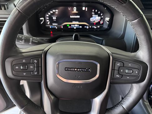 Certified 2023 GMC Yukon XL Denali Ultimate AWD/4WD image 19