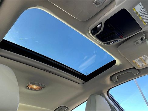 Certified 2022 Subaru Legacy Limited image 12