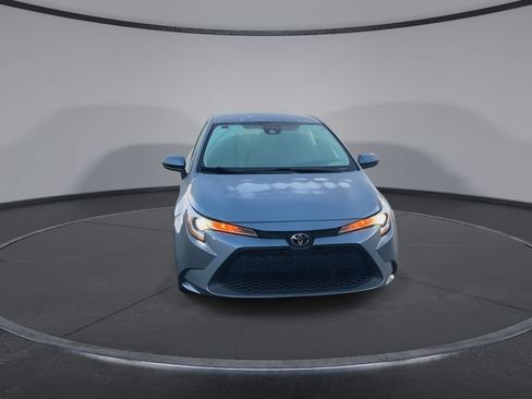 Used 2022 Toyota Corolla LE FWD image 3