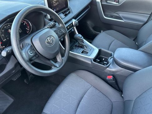 Used 2025 Toyota RAV4 XLE w/ Convenience Package image 4