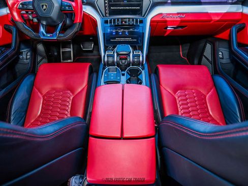 Used 2019 Lamborghini Urus image 27