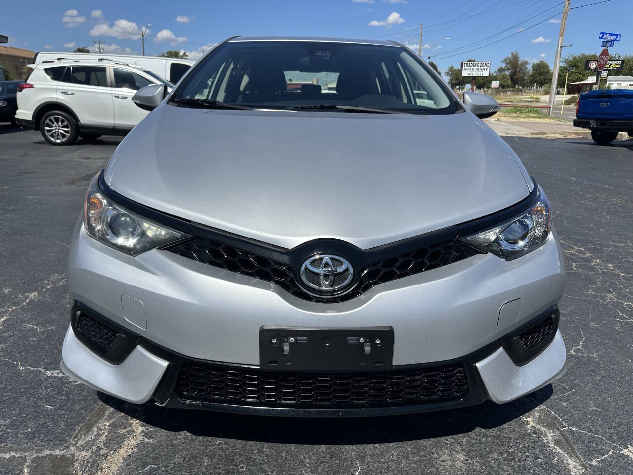 Used 2017 Toyota Corolla iM w/ Carpet Mat Package FWD image 4
