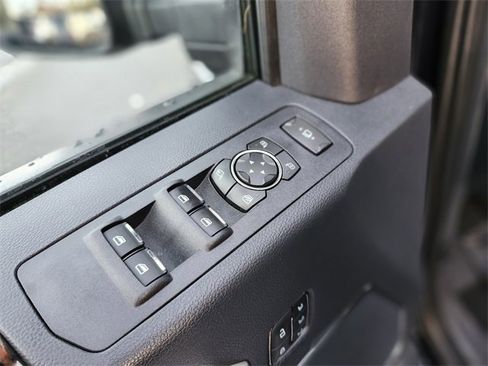 Certified 2022 Ford F250 Lariat w/ Chrome Package image 17